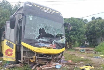 Tai nạn kinh hoàng trên quốc lộ 1 ở Hà Tĩnh: Xe khách bị lật khiến 9 người tử vong, 15 người bị thương