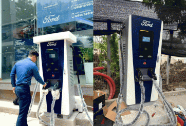 Ford Việt Nam lắp đặt trạm sạc xe điện tại đại lý, sẵn sàng ra mắt Mustang Mach-E