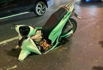 Hà Nội liên tiếp xuất hiện hố sụt trên đường: Chủ xe gặp nạn có được bồi thường?