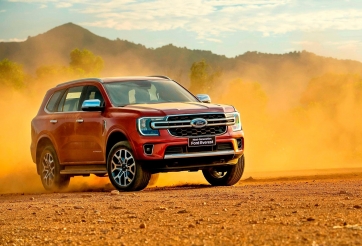 SUV cỡ D tháng 7/2025: Everest tiếp tục giữ ngôi vương, Santa Fe tăng trưởng mạnh vẫn để thua Fortuner