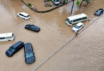 Hà Nội ngập nặng kéo dài sau mưa lớn: Nguyên nhân do đâu?