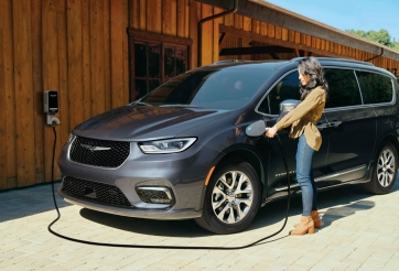 Nghiên cứu chỉ ra xe hybrid sạc ngoài tiêu thụ nhiên liệu nhiều hơn gần 4 lần so với hãng công bố