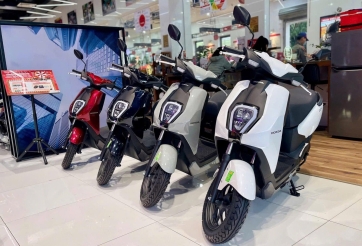 Loạt xe máy điện giảm giá mạnh để thu hút người dùng, có mẫu ưu đãi tới 17 triệu đồng