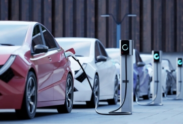 Doanh số ô tô điện chững lại, các hãng xe nhanh chóng thích nghi với chiến lược mới