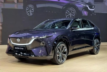 Ảnh thực tế Mazda CX-6e tại Đông Nam Á: Màn hình 26 inch siêu lớn, nội thất gần như không có nút bấm