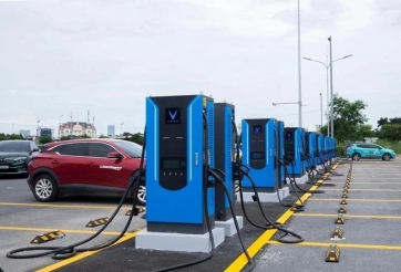 Thương hiệu nào đang chiếm ưu thế trong cuộc đua trạm sạc ô tô điện tại Việt Nam?