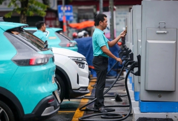 Chọn thuê ô tô điện thay xe xăng để đi chơi dịp lễ, người dùng cần lưu ý những gì?