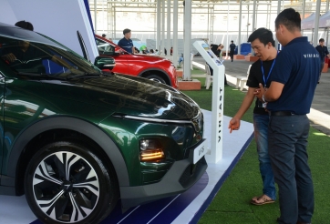 Người Việt tăng mua sắm xe điện, xe hybrid trong bối cảnh giá xăng biến động