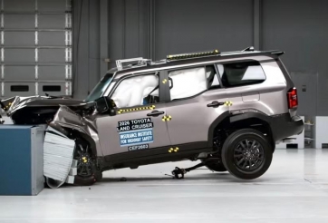 Toyota Land Cruiser lộ điểm trừ về an toàn trong bài thử nghiệm va chạm mới