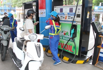 Giá xăng dầu hôm nay 24/5: Thế giới tăng mạnh