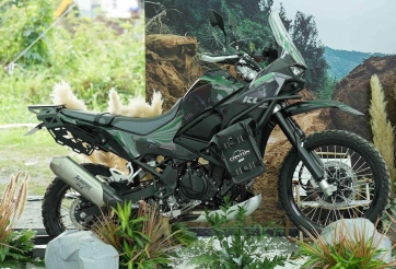 Mô tô đa địa hình Kawasaki KLE500 ABS 2026 có giá từ 175 triệu đồng tại Việt Nam