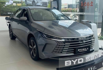 Mẫu PHEV duy nhất phân khúc sedan cỡ C được giảm giá mạnh tại đại lý