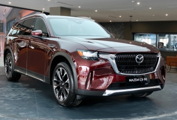 Lộ thêm thông tin về Mazda CX-90 trước thềm ra mắt Việt Nam: Hai cấu hình hybrid, 'ăn xăng' chỉ từ 2,37 lít/100 km