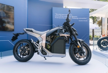 Honda mở bán mẫu mô tô điện đầu tiên, giá quy đổi từ hơn 440 triệu đồng