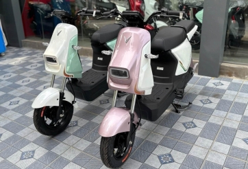 Ảnh thực tế VinFast Amio S2 tại đại lý: Xe máy điện dành cho học sinh với giá chỉ 12 triệu đồng