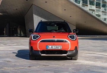 MINI Aceman chào sân thị trường Việt: SUV điện giá 2,419 tỷ đồng, chạy tối đa hơn 400 km/sạc