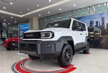 Mục sở thị Toyota Land Cruiser FJ vừa ra mắt Việt Nam: Nội thất như Prado, máy xăng 2.7L  giống Fortuner