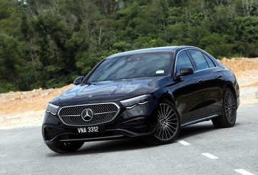 Rộ tin Mercedes-Benz E-Class sắp có thêm bản PHEV tại Việt Nam, chạy thuần điện hơn 100 km