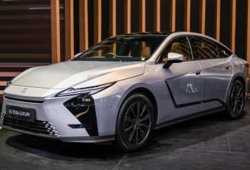 Lexus ES thế hệ mới chào sân Đông Nam Á: Lần đầu có bản điện, liệu có cơ hội về Việt Nam?