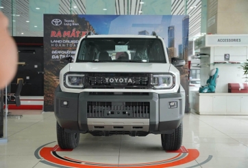 Toyota Land Cruiser FJ khan hàng, khách muốn nhận xe sớm phải chi thêm 50 triệu đồng