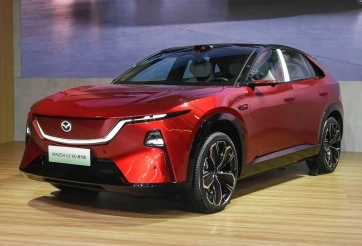 Mazda CX-6e được nâng cấp tại thị trường 'sát vách' Việt Nam, có cả tùy chọn EV và EREV