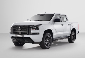 Mitsubishi Triton có thêm bản 4WD AT Premium: Giá ưu đãi 736 triệu đồng, trang bị không kém cạnh bản cao