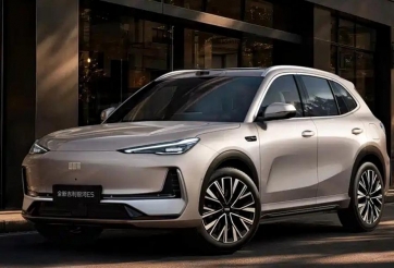 Geely EX5 được nâng cấp toàn diện: Công suất lớn hơn, bổ sung sạc siêu nhanh và loạt công nghệ hỗ trợ lái