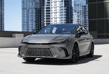 Toyota Camry 2027 chuẩn bị mở bán: Công thức cũ liệu có còn tạo nên thành công?