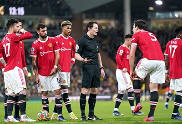 'Ác mộng ập tới', MU có thể tiếp tục bị hoãn đá Ngoại hạng Anh?