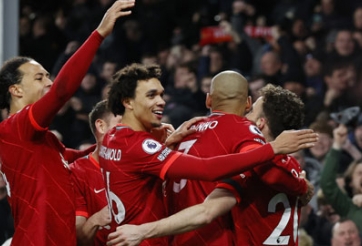 Điểm nhấn Liverpool - Newcastle: Tranh cãi, kỷ lục và Mohamed Salah!