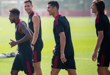 Rangnick đưa siêu sao trở lại tập luyện, Newcastle 'toát mồ hôi'