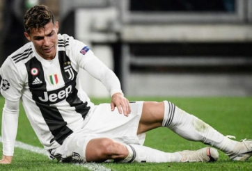 Tin HOT bóng đá 24/12: Ronaldo bị chỉ trích cực nặng, Lewy đòi lại công bằng từ tay Messi