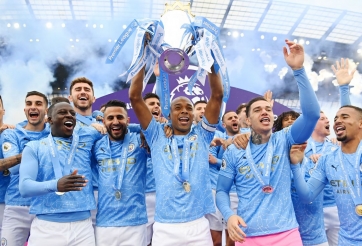 Liverpool, Chelsea 'tự bắn vào chân', Man City sẽ vô địch Ngoại hạng Anh?