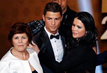 Không nghe lời mẹ, Ronaldo vẫn quyết tâm thực hiện 'thương vụ' lớn nhất đời?