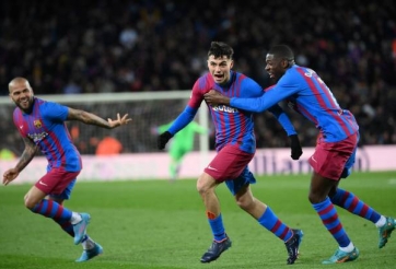 Thắng nhọc Sevilla nhờ siêu phẩm, Barca vươn lên vị trí thứ 2 trên BXH La Liga