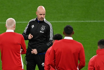 Erik ten Hag chốt đưa tiền đạo huyền thoại MU trở lại Old Trafford