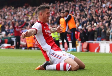 Siêu sao người Bồ sút hỏng penalty, MU thua cay đắng Arsenal