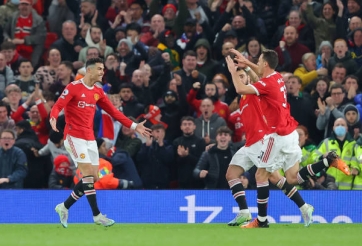 Ronaldo tỏa sáng, MU hòa hú vía Chelsea ngay trên sân nhà