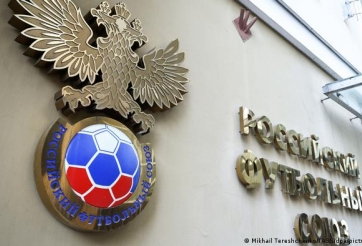 Chấp nhận lùi bước, Ngoại hạng Anh bắt buộc phải 'chịu thiệt' vì Nga