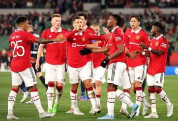 Ngược dòng đẳng cấp Melbourne Victory, Ten Hag nối dài 'tuần trăng mật' với MU