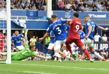 Xà ngang, cột dọc và Pickford khiến Liverpool 'ôm hận' rời Goodison Park