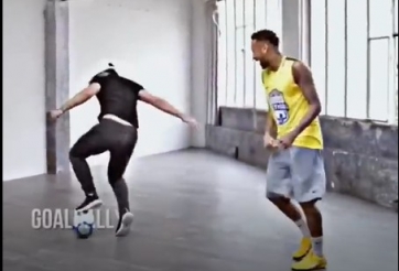 VIDEO: 'Múa bóng' trước bậc thầy kĩ thuật, Neymar nhận cái kết đắng lòng