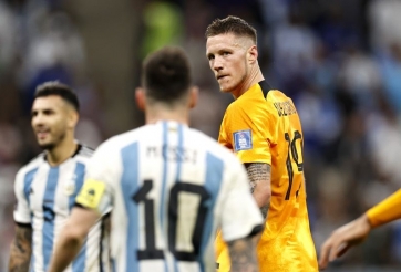 Cầu thủ bị Messi gọi là 'thằng ngốc' có phản ứng bất ngờ với M10