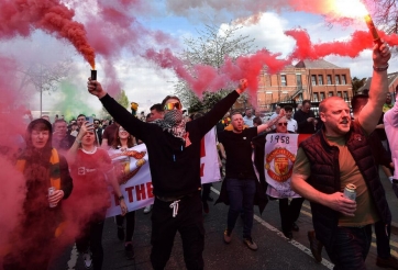 Nhà Glazer bán MU đầu năm 2023, fan 'ngất ngây' với danh tính chủ mới