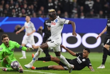 Chơi hơn người, Napoli thắng dễ Frankfurt để tạo lợi thế lớn trước lượt về