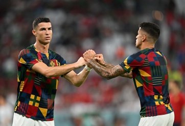 Liên tục bị hất hủi, đàn em Ronaldo sắp được ông lớn Tây Ban Nha cứu vớt