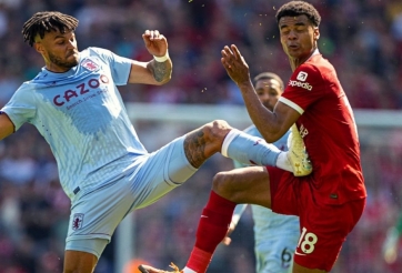 VAR phán quyết khó hiểu với pha xông phi khiến sao Liverpool đổ máu