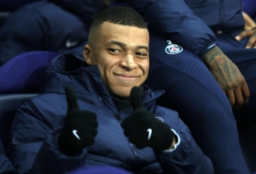 Mbappe có cử chỉ đốn tim triệu fan trong ngày PSG đăng quang Ligue 1