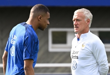 HLV Deschamps xác định tương lai của Mbappe giữa tâm bão