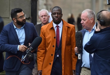 Cựu sao Man City trắng án tấn công tình dục, người cũ MU liền bất bình